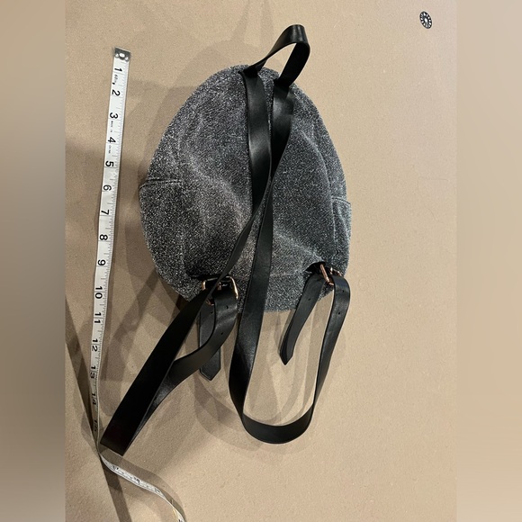 3/$30 American Eagle sparkly mini backpack with rose gold hardware - Picture 4 of 10